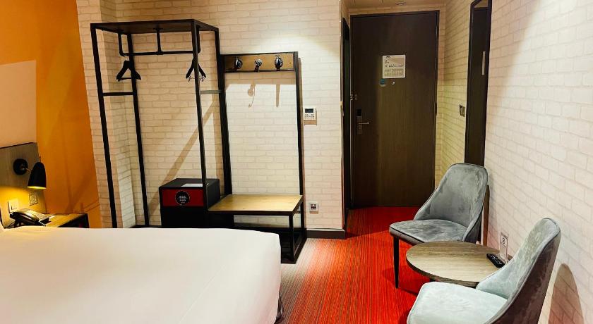 Image of Family Room with Balcony 10