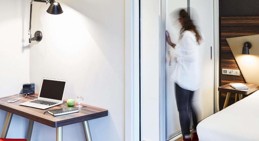 Image of Large One-Bedroom Apartment 7