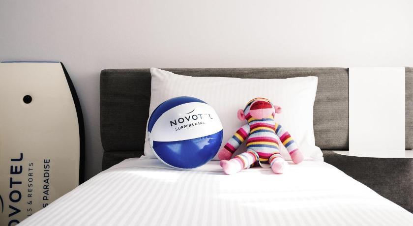 Imagine din Cameră familială deluxe cu 1 pat king și 2 paturi single (Deluxe Family Room with 1 King Bed and 2 Single Beds) 6