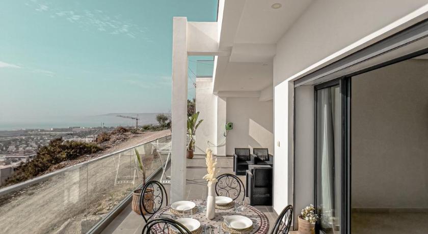 O'Miramar Elegant Suite Sea View & Refined Design