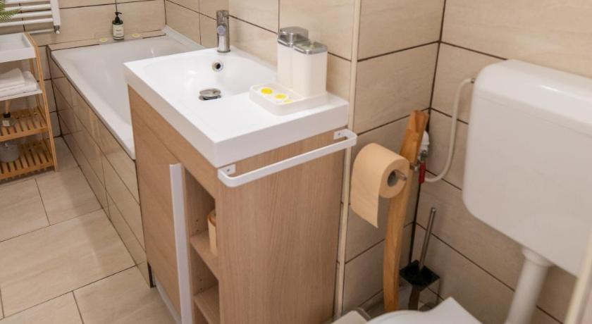 Timișoara Sunrise Apartment 3-Star Single Room lobby