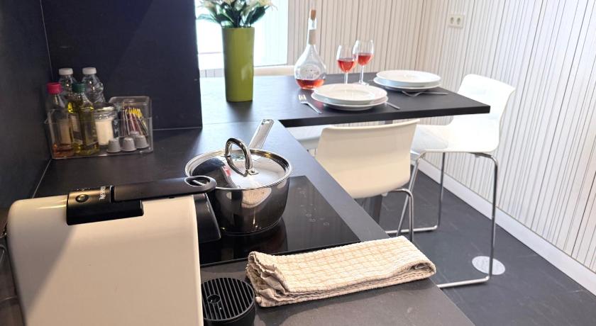 ポルト Ribeira Cinema Apartments 4つ星 ゲストハウス レストラン