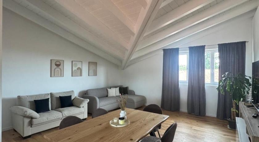 Apartment with Jacuzzi near Como Milano FREE PARKING