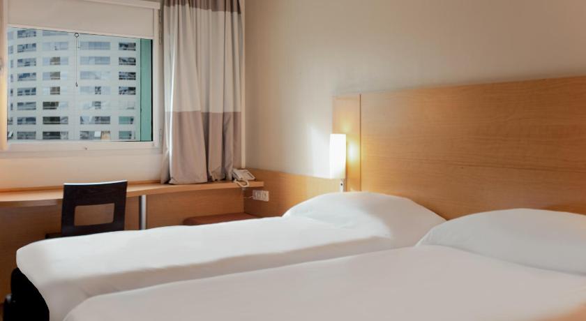Image of Standard 2 Single beds 10