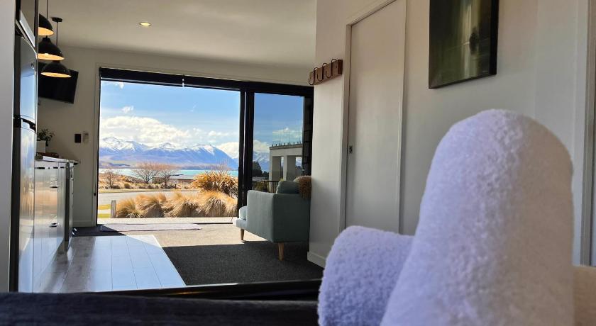 Image of Apartment with Lake View 1