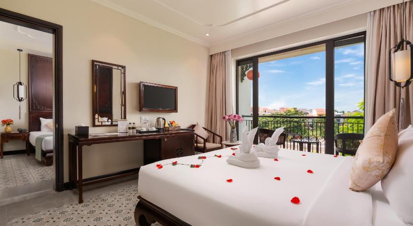 Image of Deluxe River View Family Connecting Rooms 11