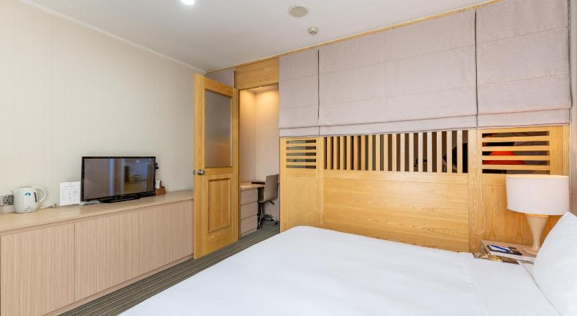 Image of Studio Apartment 6