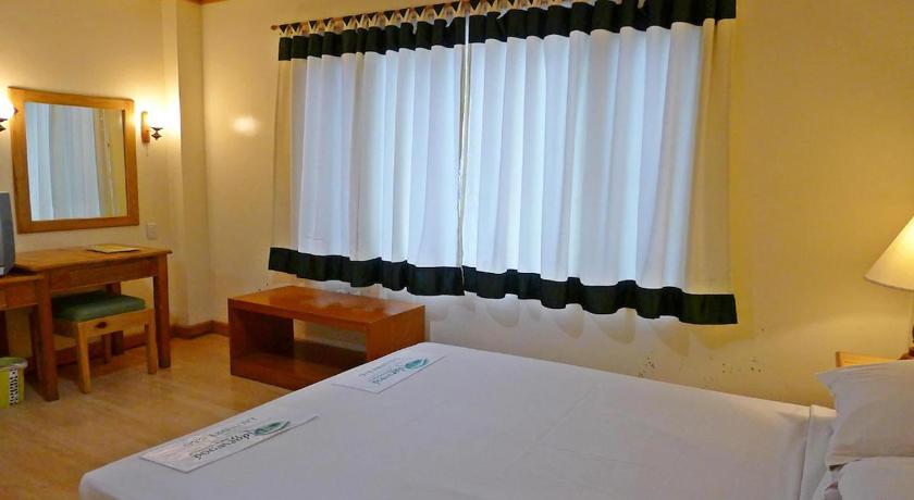 Image of Deluxe Queen Room 1