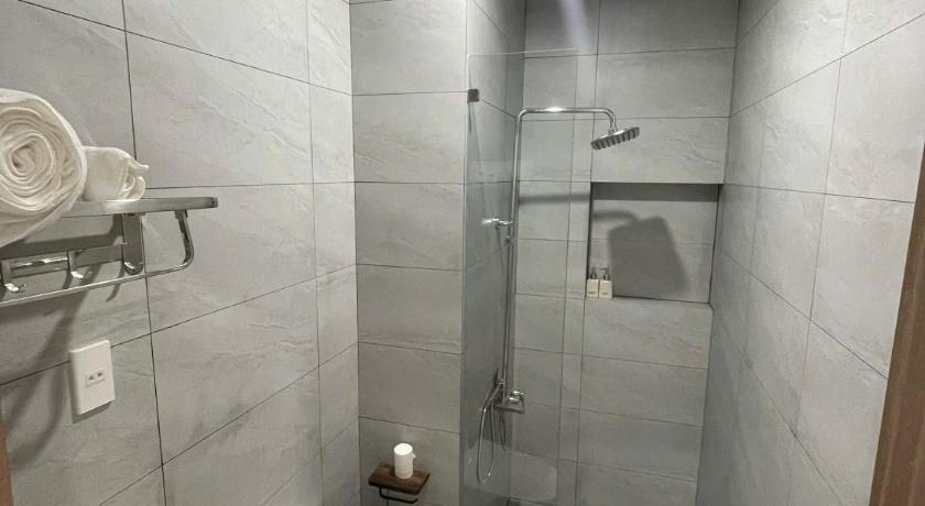 Image of Quadruple Room with Private Bathroom 6
