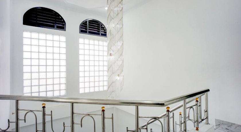 Hotel O Sm Raja Guest House - image 3
