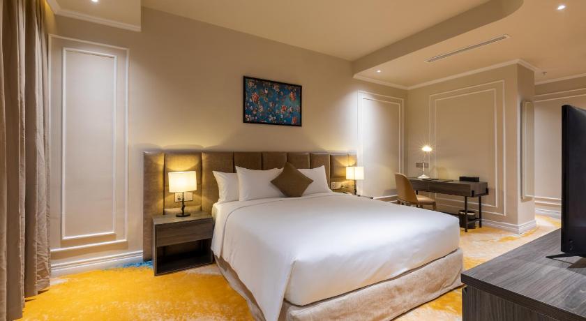 Image of Premier King Room 6