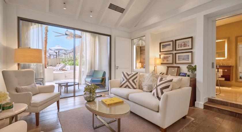 Image of Aspen Pool Chalet 1
