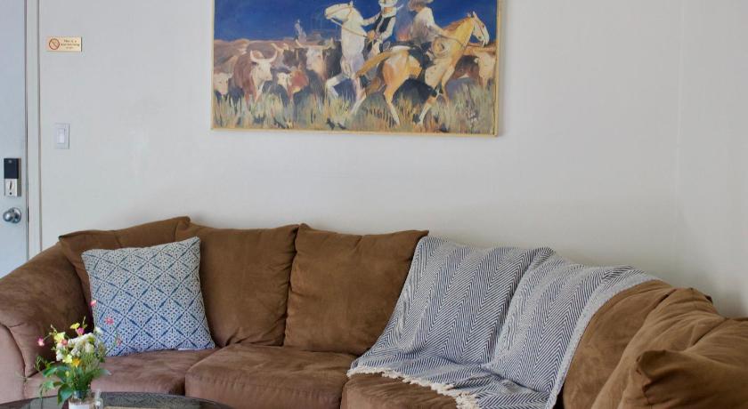 June Lake Whispering Pines 2-Star Accommodation suite