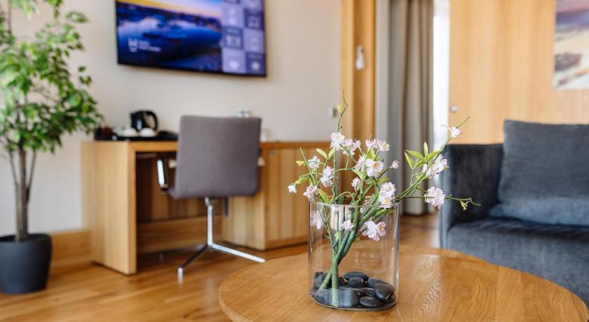 Image of Suite with Sea View 11