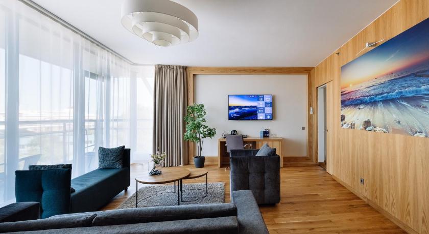Image of Suite with Sea View 3