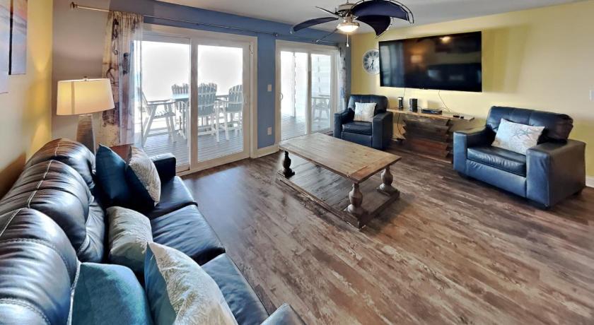 Put-in-Bay Put-in-Bay Waterfront Condo #105 4-Star Accommodation suite