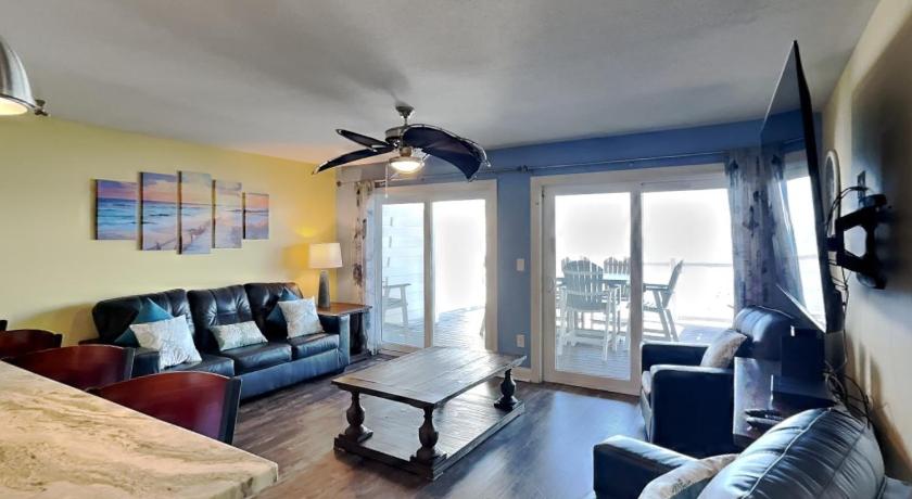 Put-in-Bay Put-in-Bay Waterfront Condo #105 4-Star Accommodation suite