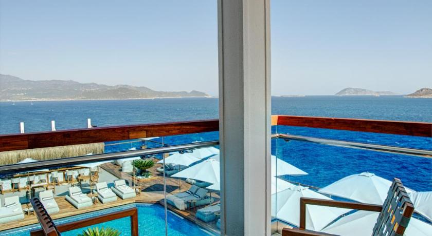 Meis Exclusive Hotel - image 4