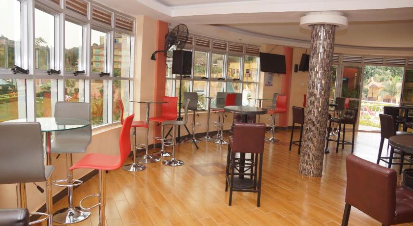 Nican Resort Hotel - image 7