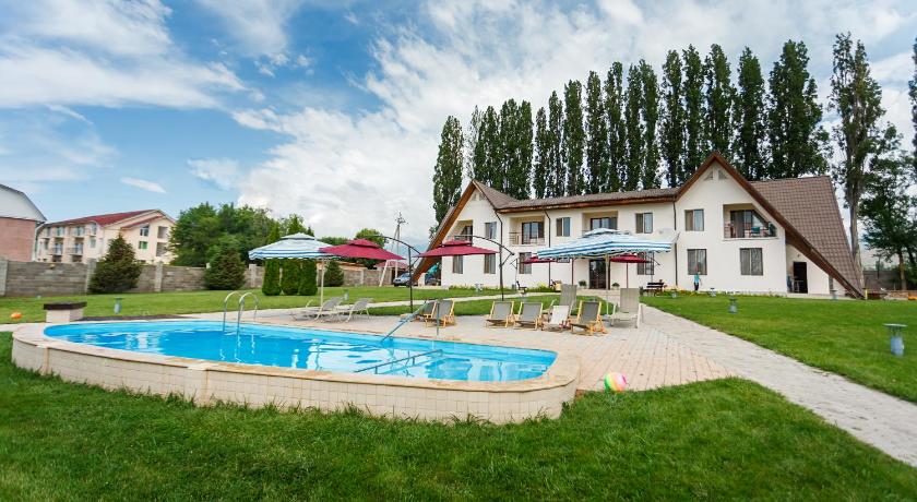 Dolinnka Hotel — Hotel in Cholpon-Ata