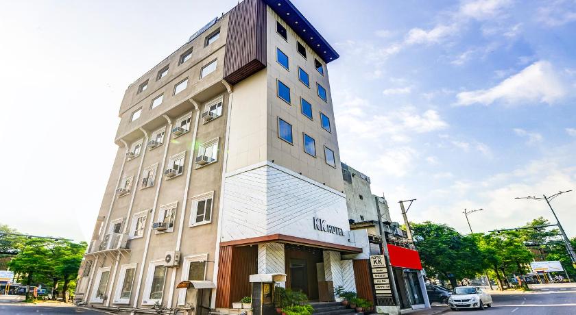 FabHotel KK Continental - 100m from Amritsar Junction Railway Station - image 2