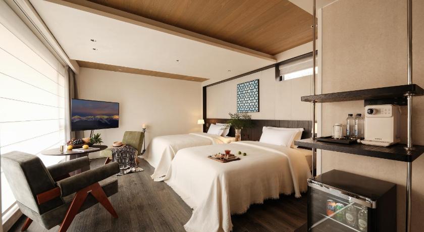 다리 / 대리 Dali Yuanlu Hanging Garden Hotel, located in the center of Dali Old City, has rich cultural heritage 호텔 수영장