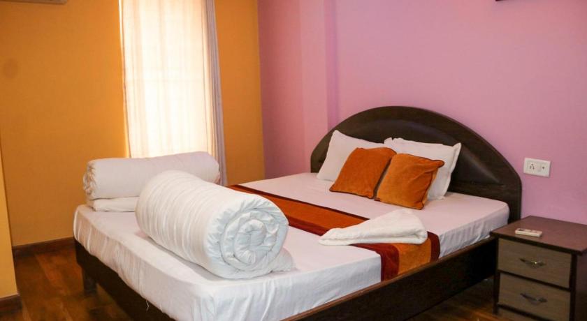 Hotel king's and lodge — hotel in Charikot