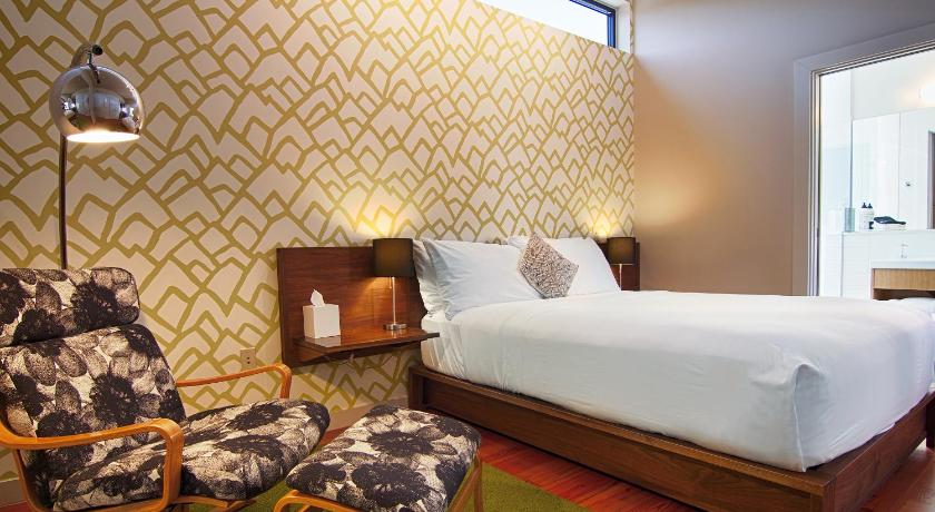 Heywood Hotel photo