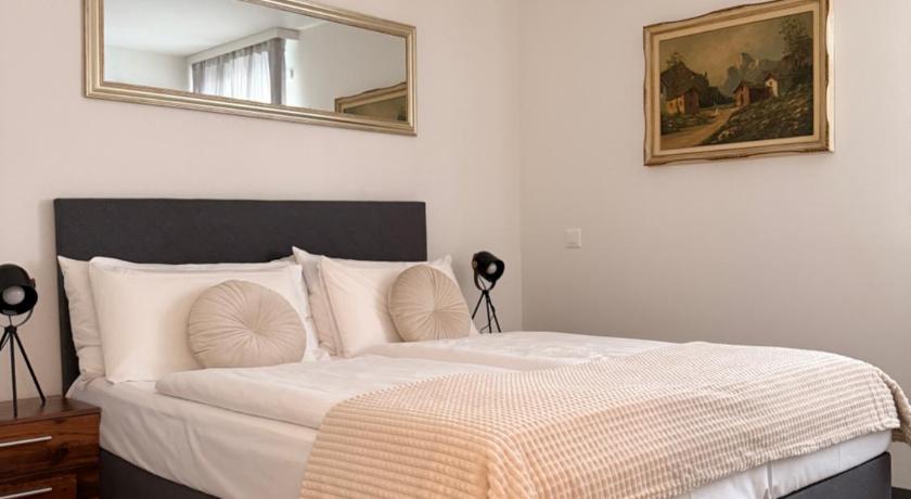 Image of Suite with Mountain View 1