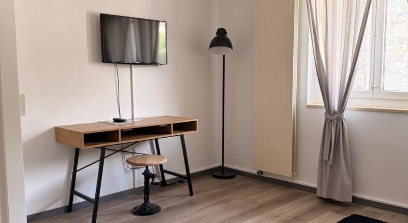 Image of Suite with Mountain View 3