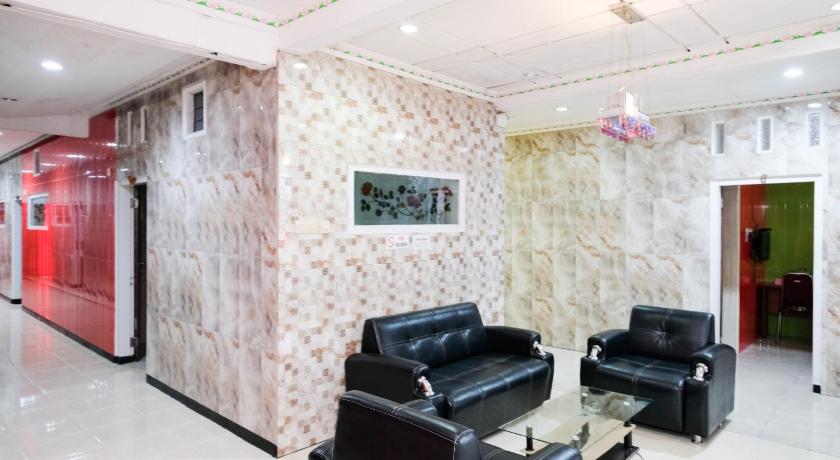 Urbanview Hotel Mawar Sharon near Alun Alun Batu – Malang, MO
