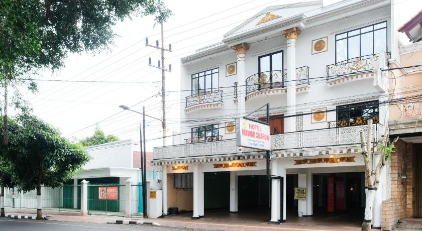 Urbanview Hotel Mawar Sharon near Alun Alun Batu – Malang, MO