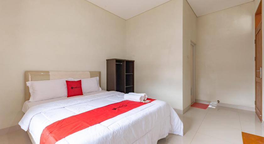 RedDoorz @ Cisarua Puncak Bogor - image 10