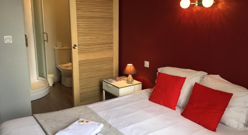 Cafe Hotel du Theatre photo