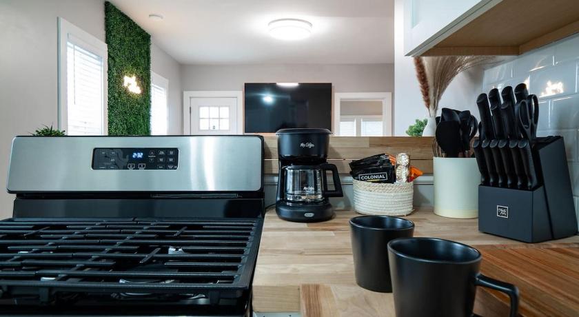 클리블랜드 (OH) Amazing Boho Oasis Apartment in Ohio City 4성급 숙소 레스토랑