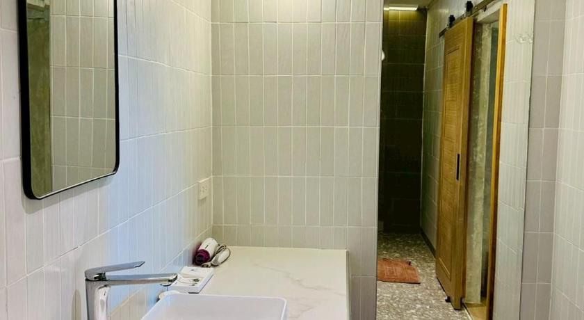 Image of Superior Family Room 14