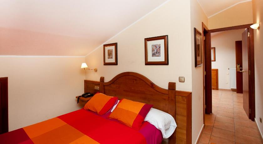 Image of Family Room (2 Adults + 2 Children) 11