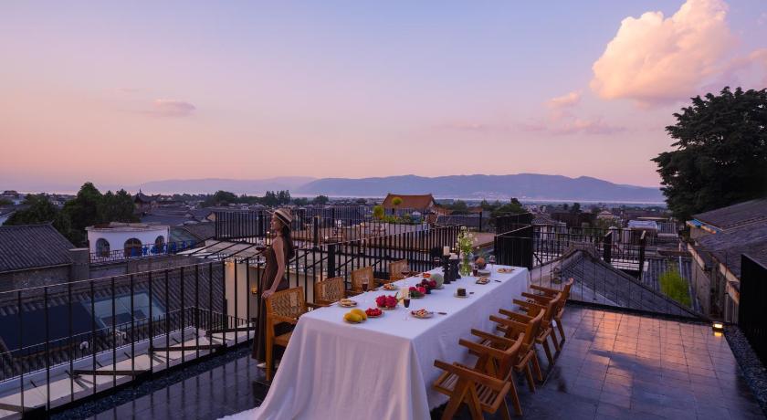 다리 / 대리 Dali Yuanlu Hanging Garden Hotel, located in the center of Dali Old City, has rich cultural heritage 호텔 레스토랑