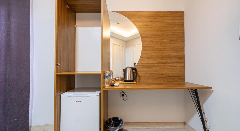 1SuperStay Hotel - image 9