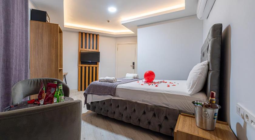 1SuperStay Hotel - image 11