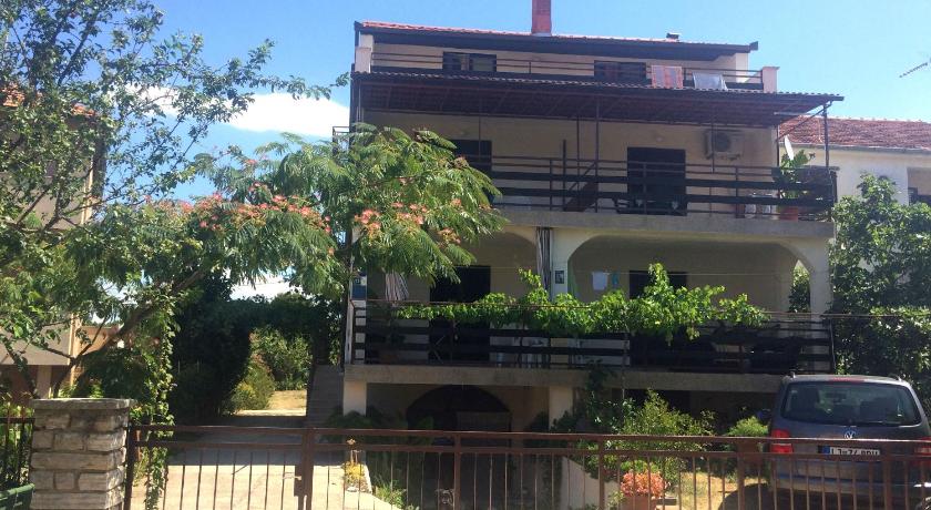 Apartments Radulovic — Hotel in Biograd na Moru