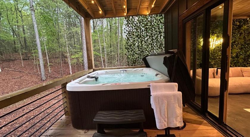 미네럴 블러프 Lux Blue Ridge Cabin, Hot tub, Swing, PingPong! 5성급 숙소 로비