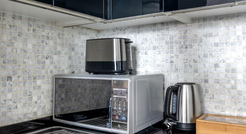 Image of One-Bedroom Apartment 8