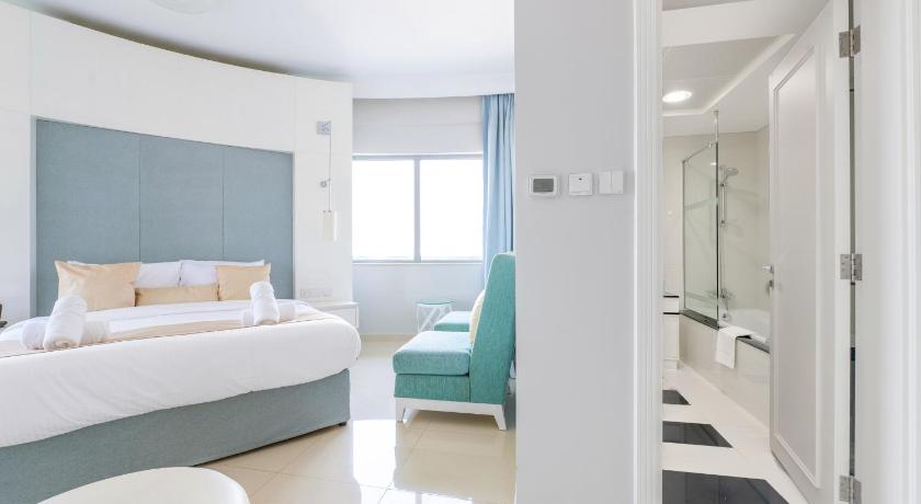 Image of Three-Bedroom Apartment 16