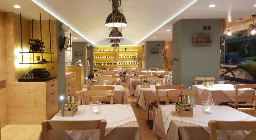 Atlantis City Hotel - image 7