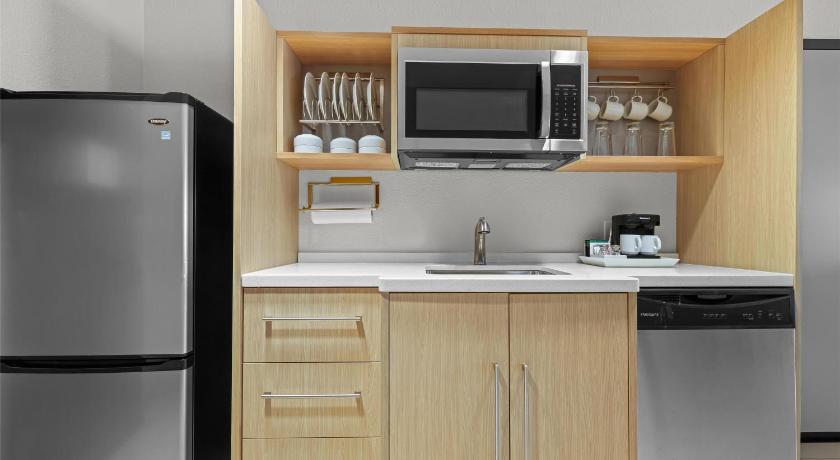 Image of 1 KING BED STUDIO SUITE NONSMOKING 7