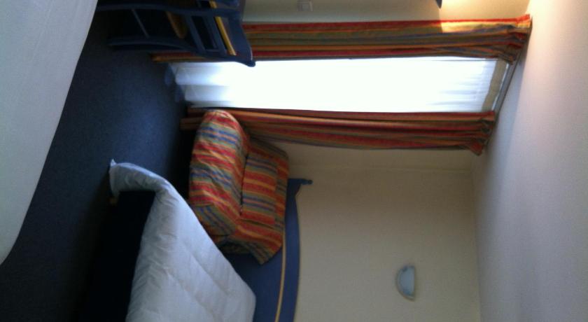 Image of Quadruple Room 6