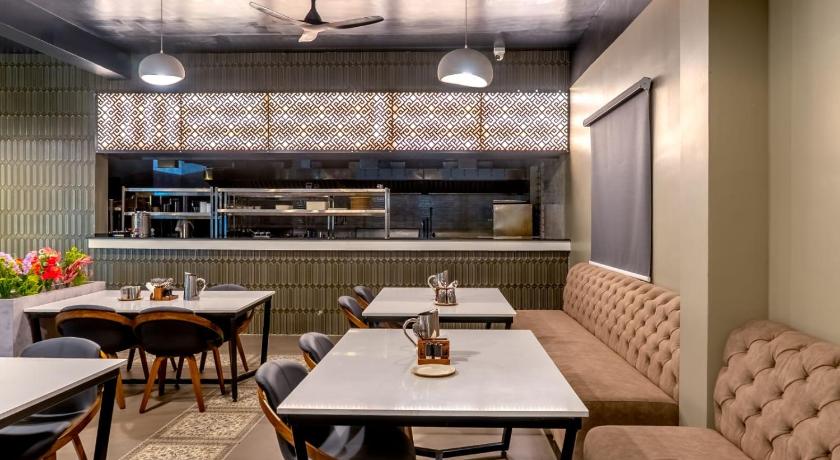 Hotel Diyanvi - image 16