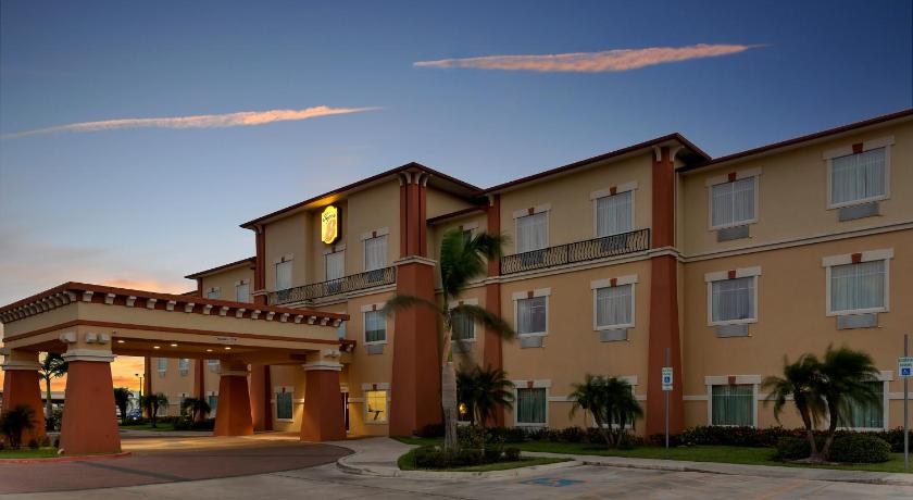 Super 8 By Wyndham Hidalgo/Mcallen Area