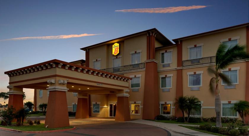 Super 8 By Wyndham Hidalgo/Mcallen Area